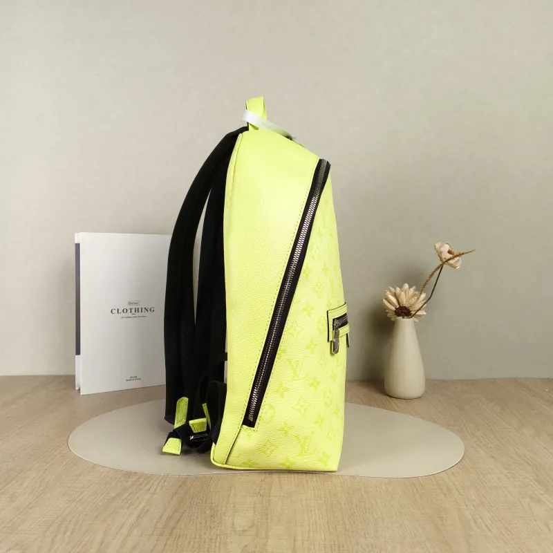 Louis Vuitton Backpack Discovery Slim Backpack Green PVC · Calfskin One Size28 × 13 × 38 cm — detail view 3 of 13