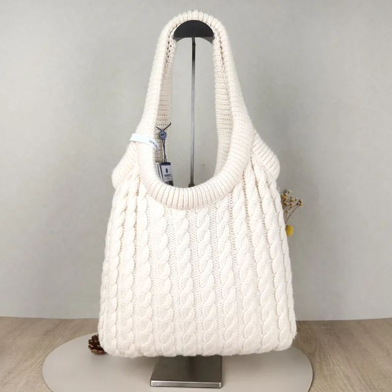 Miumiu Shoulder Bag IVY Tote Shopping Tote White Cashmere Medium35*40 — cover view 3 of 4