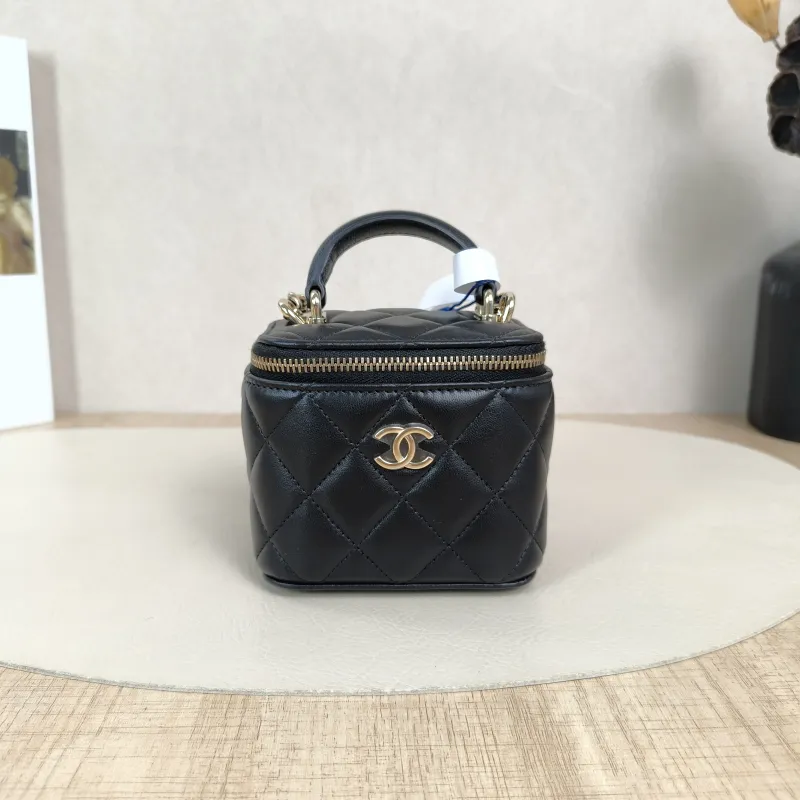 Chanel Crossbody Bag Edition Black Lambskin One Size11 × 7 × 9 cm