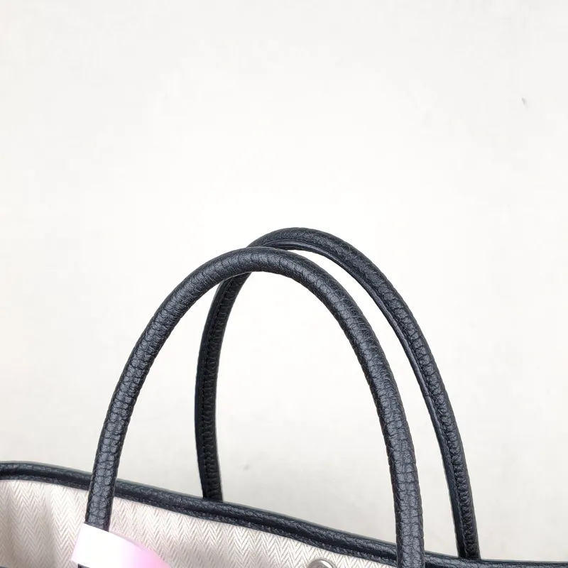 Hermès Top Handle Bag Garden Party 30 30Black Negonda Calfskin Medium30 × 13 × 21 cm — detail view 1 of 10