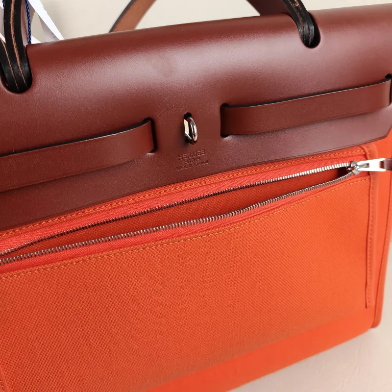 Hermès Crossbody Bag Herbag 319T 55 Calfskin，Canvas Medium30.5 × 11 × 25.5 cm — detail view 7 of 11