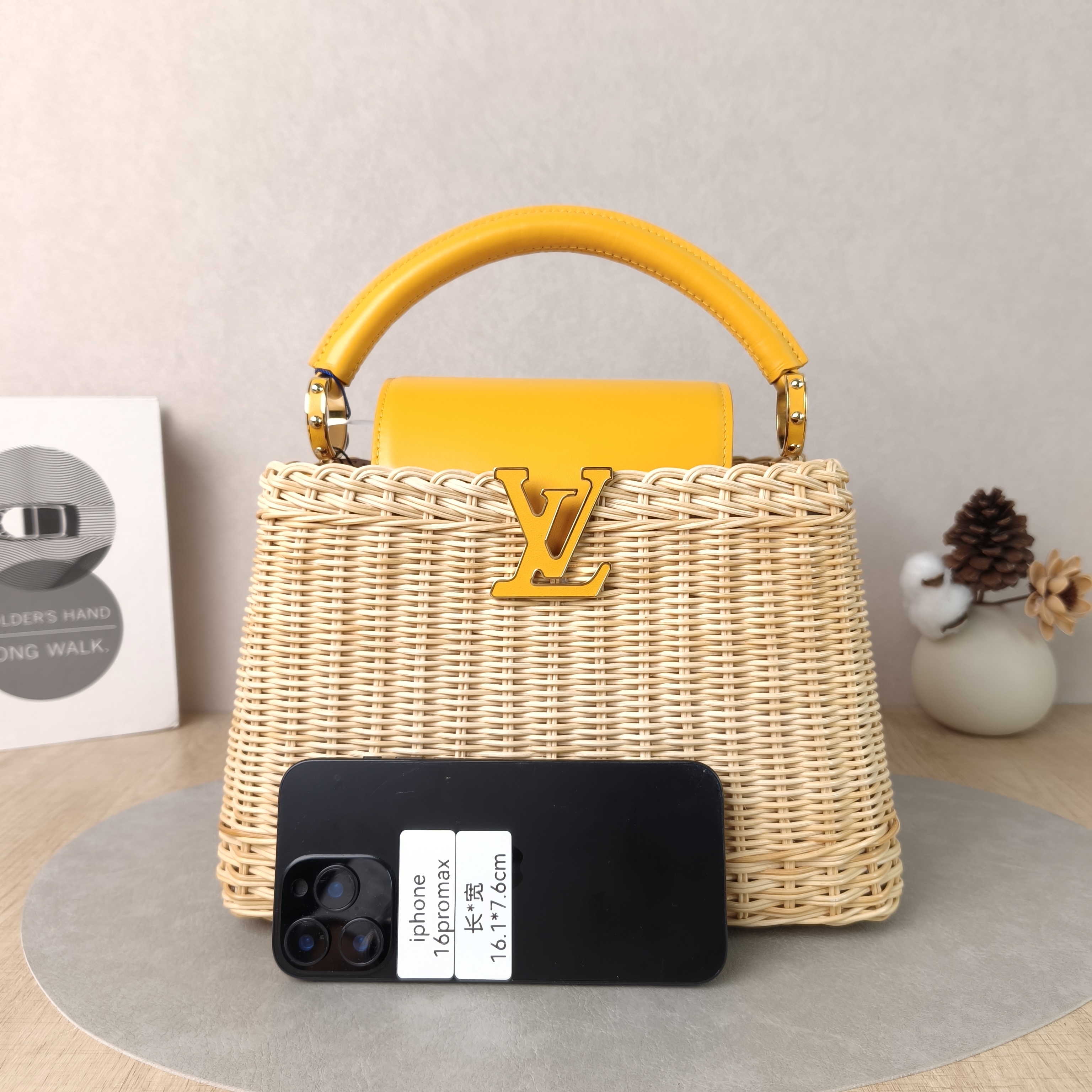 Louis Vuitton Top Handle Bag Capucines Yellow · Calfskin BB27 × 14 × 17.5 cm — cover view 6 of 6
