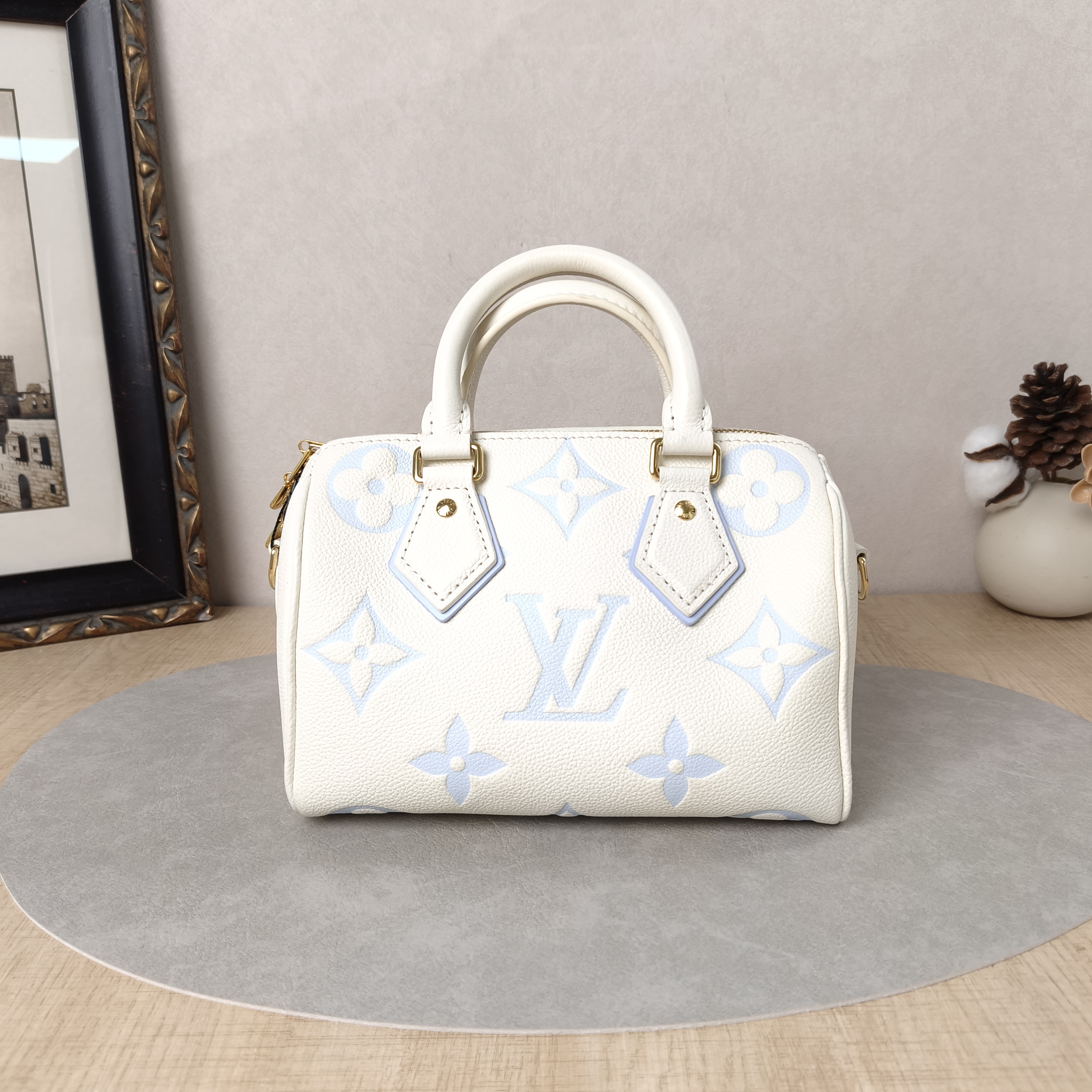 Louis Vuitton Crossbody Bag Speedy20 White · Blue Monogram Empreinte Embossed Calfskin Small20.5 × 12 × 13.5 cm