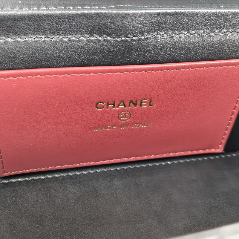 Chanel Shoulder Bag26s preppy Shoulder Bag Black Calfskin17 × 8 × 9.5 cm — detail view 3 of 14
