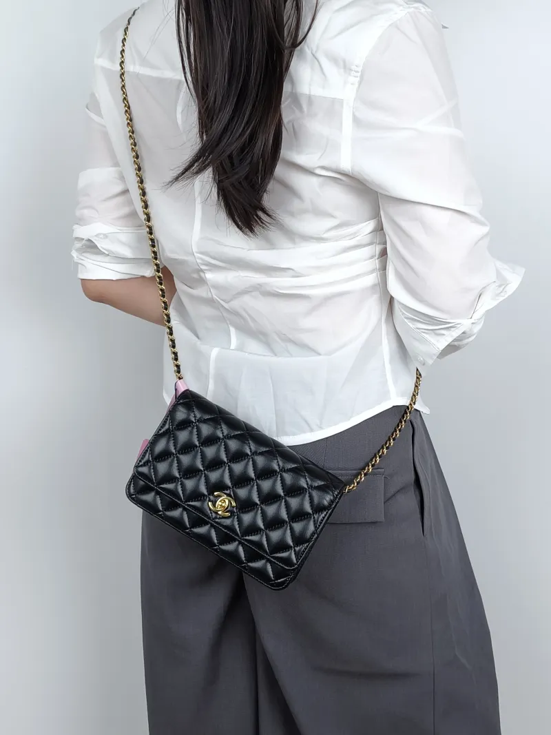 Chanel Crossbody Bagcf woc Black Calfskinmini19.2 × 3.5 × 12.3 cm — on-model view 2 of 4