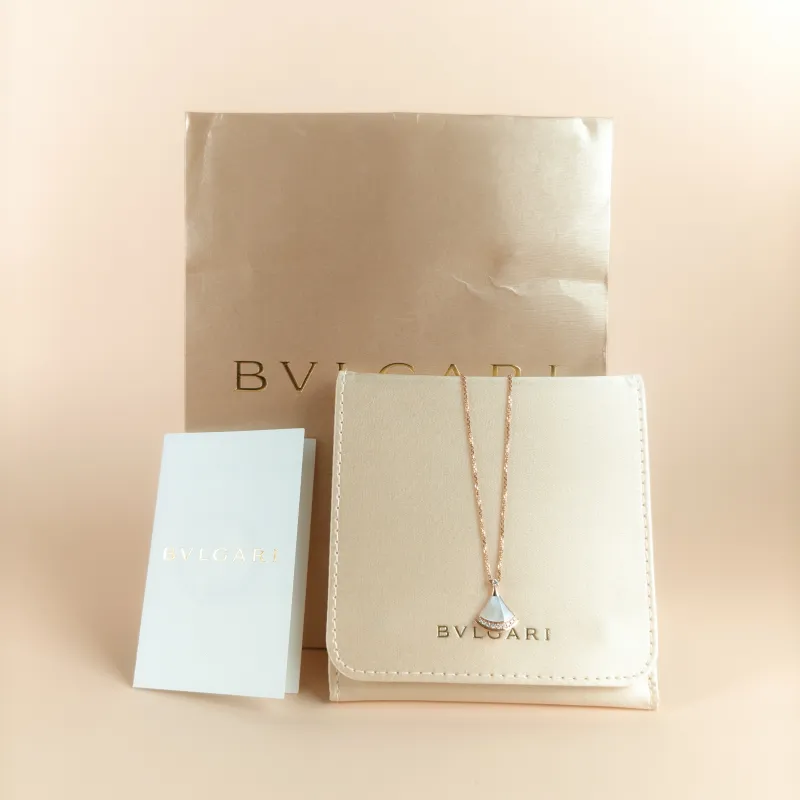 Bvlgari Necklace DIVAS’ DREAM Collection Pearl Pavé Diamond Pearl · White Mother-of-Pearl 18KR ose Gold Diamond Small 44cm — cover view 7 of 8