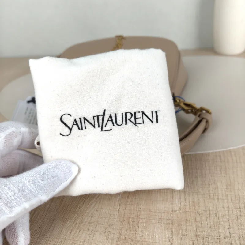 SAINT LAURENT Shoulder Bag VOLTAIRE Shoulder Bag Black Calfskin One Size 21 × 8 × 17.5 cm — detail view 7 of 13