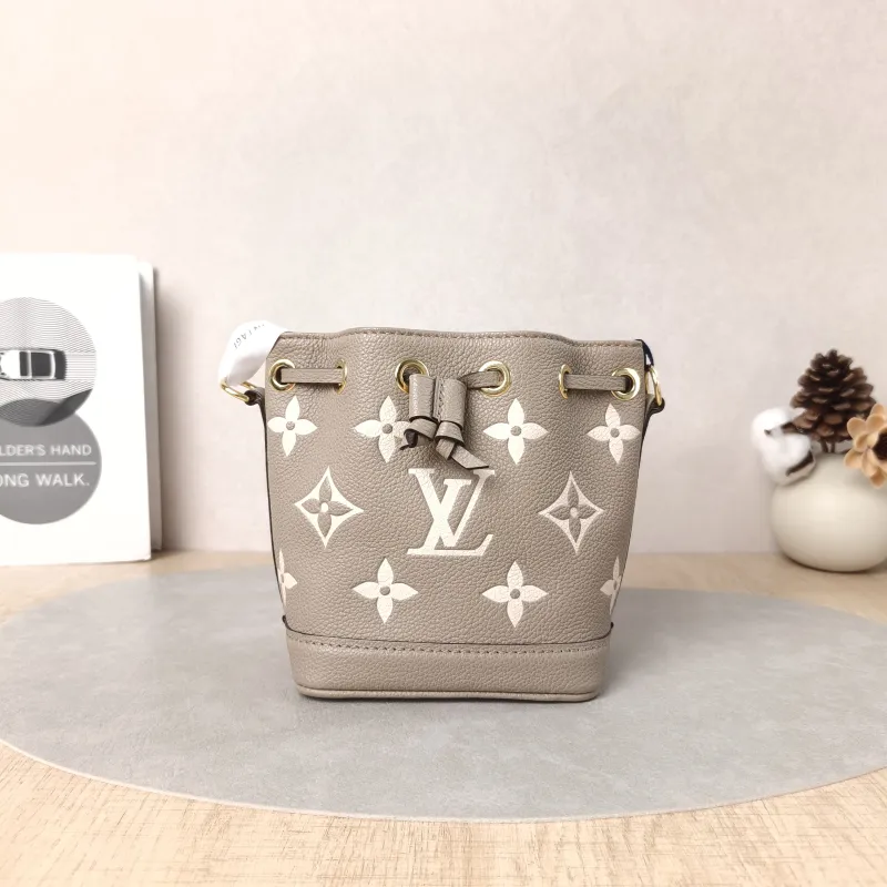 Louis Vuitton Crossbody Bag NANO NOÉ Bucket Bag Nano · White Empreinte Embossed Calfskin Monogramnano13 × 10 × 16 cm