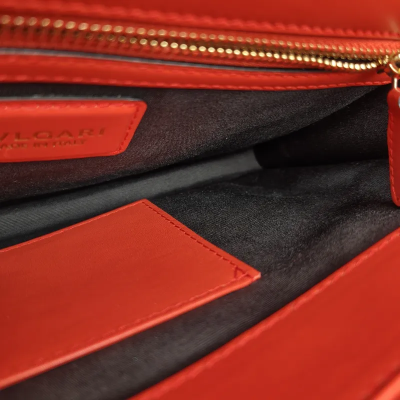 Bvlgari Shoulder Bag Serpenti Forever Collection Crossbody Bag Red Calfskin Medium27.5 × 7 × 18 cm — detail view 14 of 15