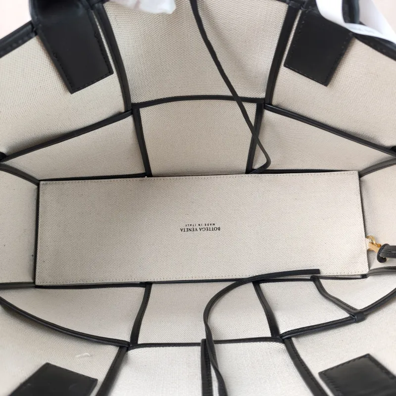 Bottega Veneta Top Handle Bag Arco Woven Tote Bag Beige · Black Canvas Medium36.5 × 14 × 24 cm — detail view 8 of 10