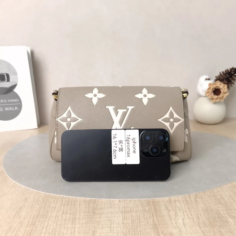 Louis Vuitton Crossbody Bag Favorite Empreinte Embossed Calfskin Medium24 × 9 × 14 cm — cover view 3 of 5