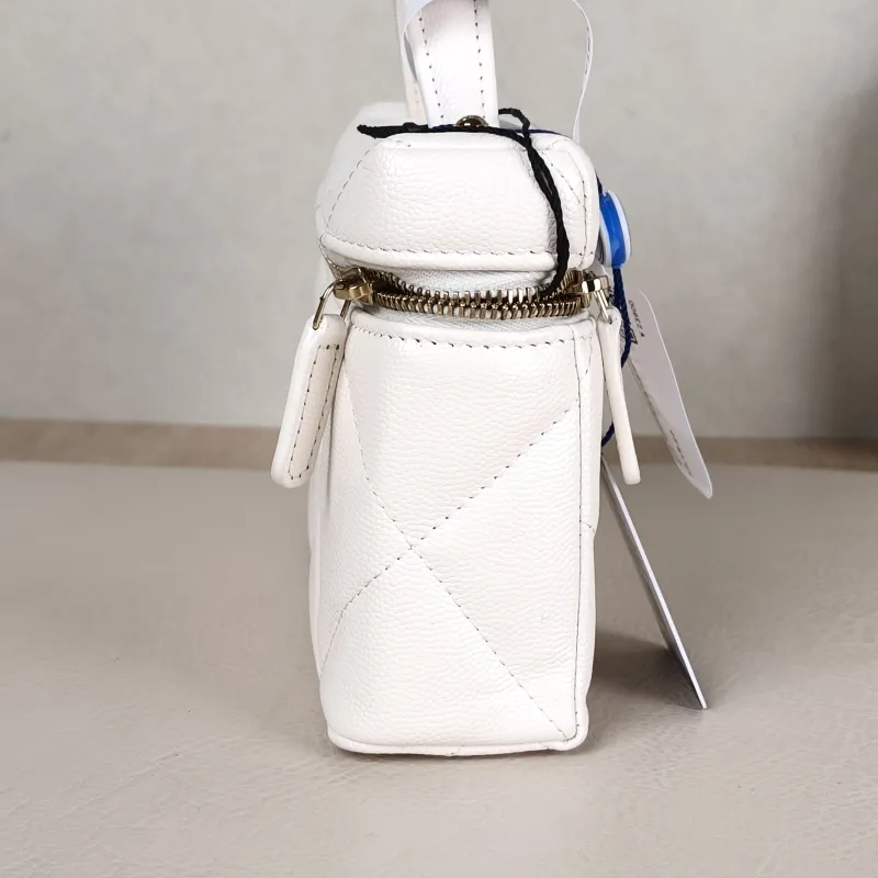 Chanel Crossbody Baglp Box Bag Top Handle Crossbody Bag White Calfskin One Size19.5 × 5 × 17 cm — detail view 11 of 12