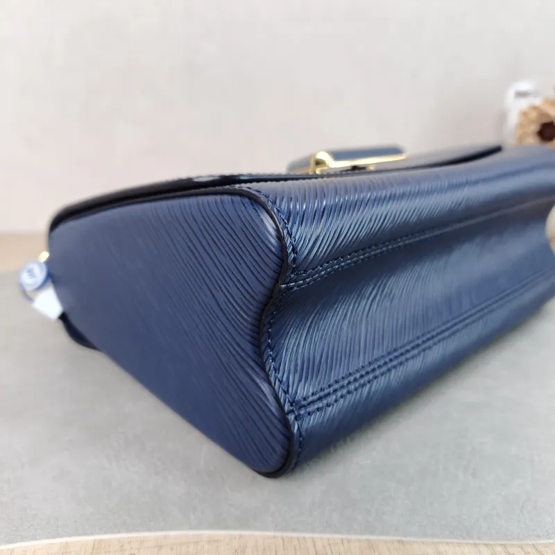 Louis Vuitton Crossbody Bag Twist Blue Calfskin Medium 23 × 9.5 × 17 cm — detail view 6 of 14