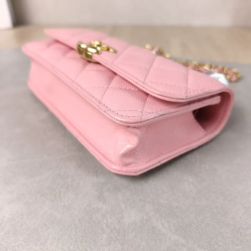 Chanel Crossbody Bag woc Pink Calfskin One Size17 × 4 × 10 cm — detail view 1 of 12