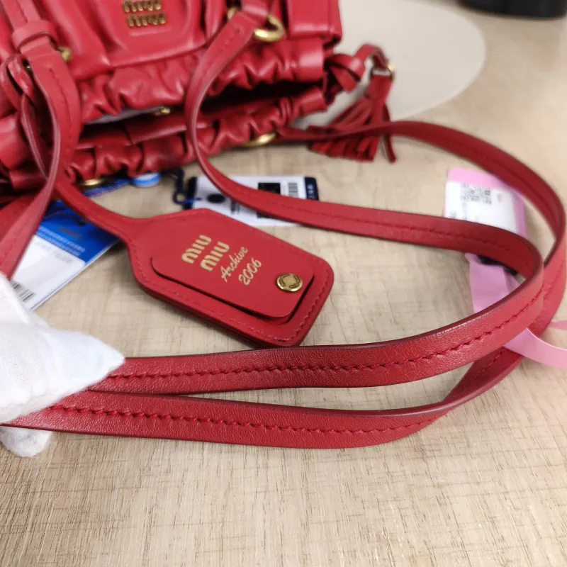 Miumiu Shoulder Bag Joie Shoulder Bag Red Lambskin 22 × 7 × 12 cm — detail view 8 of 11