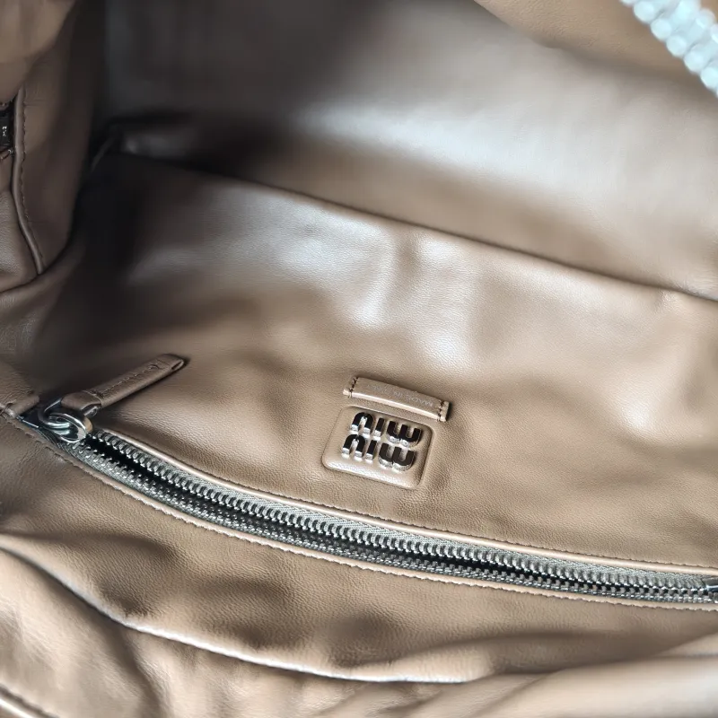 Miumiu Top Handle Bag Pocket Top Handle Bag Caramel SL ambskin One Size 32 × 14 × 22 cm — detail view 4 of 13