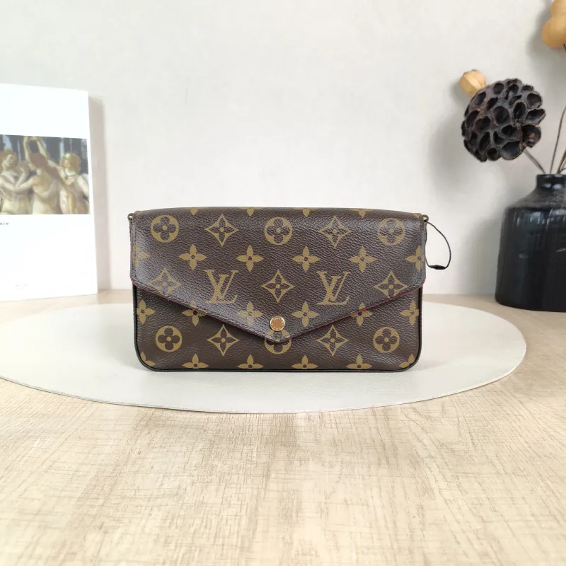 Louis Vuitton Crossbody Bag Pochette Félicie Monogram PVC Small 21 × 3 × 12 cm