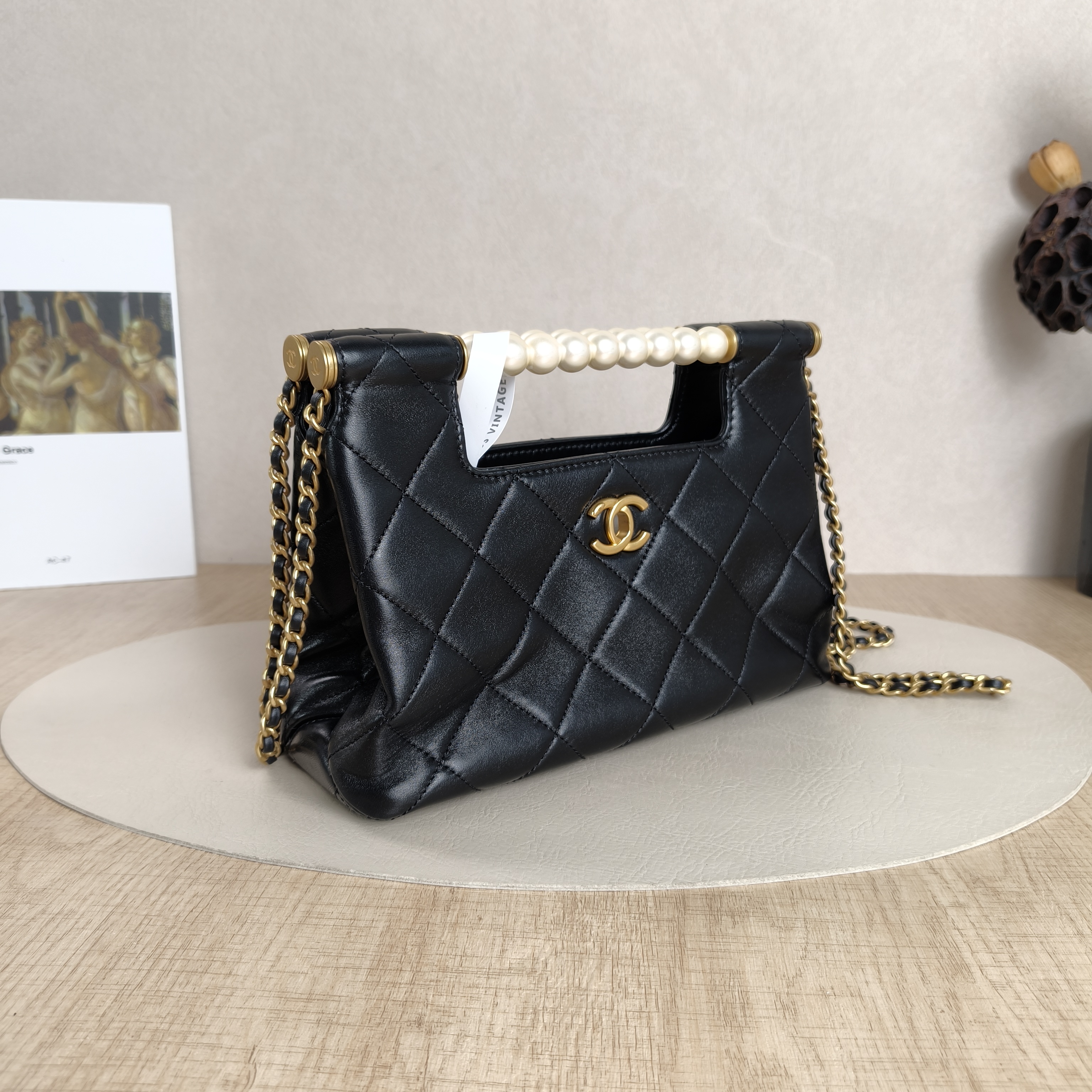 Chanel Crossbody Bag25p Pearl Crossbody Bag Black Lambskin Medium24 × 8 × 17 cm — cover view 3 of 5