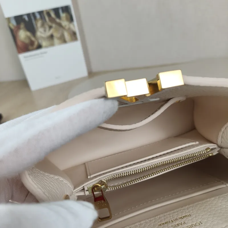 Louis Vuitton Shoulder Bag Capucines Blue White Calfskin Mini 21 × 8 × 14 cm — detail view 11 of 14
