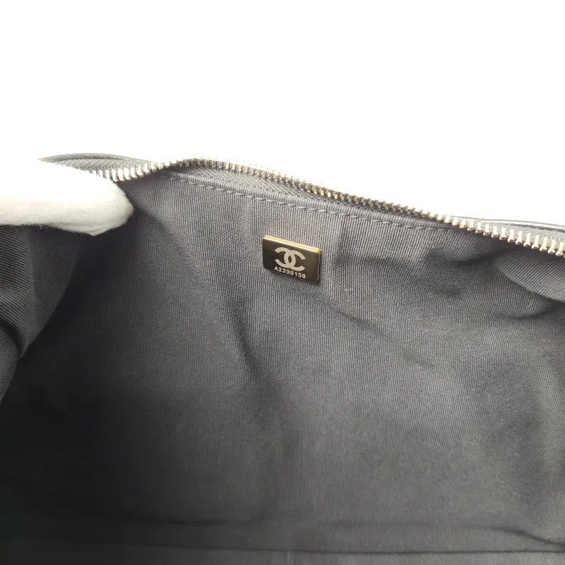 Chanel Shoulder Bag Hobo Shoulder Bag Black Lambskin Small31 × 15 × 22 cm — detail view 2 of 14
