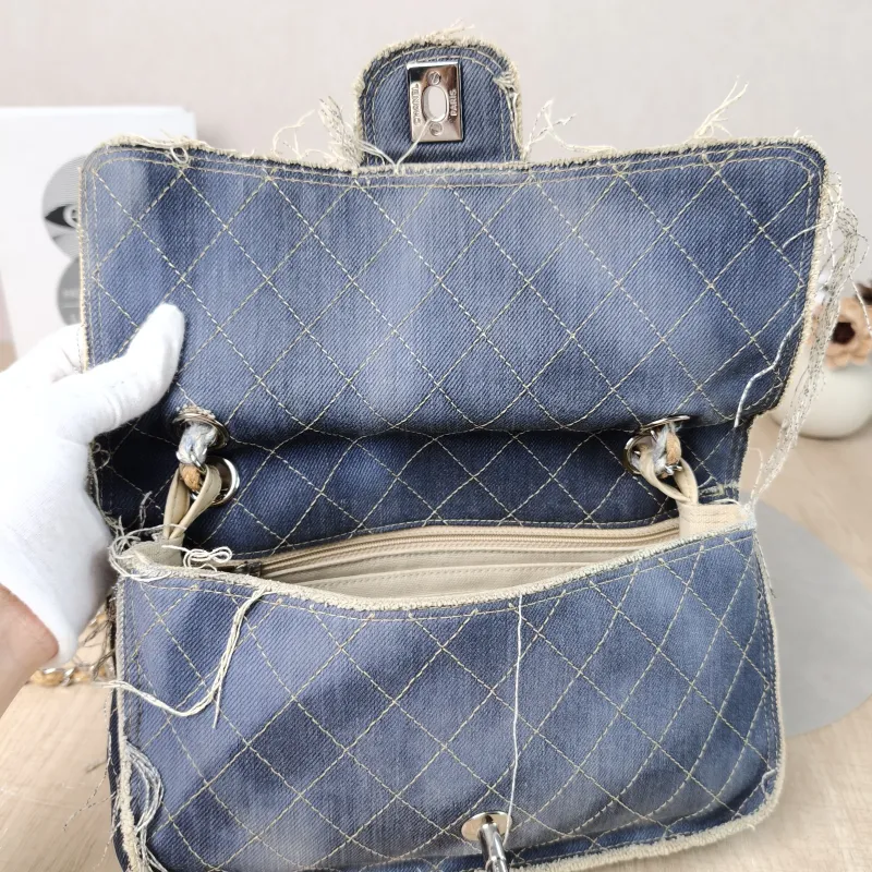 Chanel Crossbody Bag Crossbody Bag Blue 25 × 7 × 14 cm 20 — detail view 1 of 11