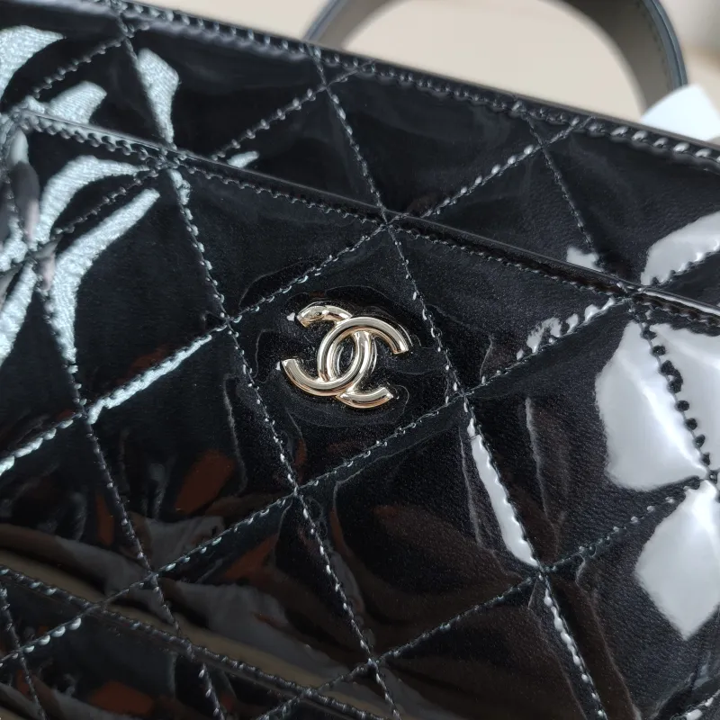 Chanel Crossbody Bag25b Black Patent Leathermini19.5 × 8.5 × 12 cm — detail view 12 of 12