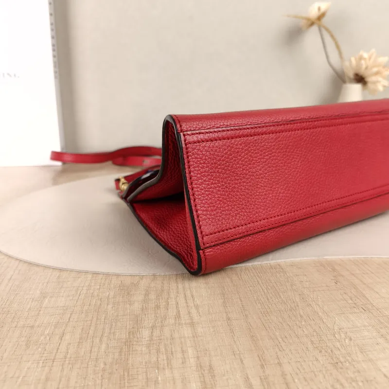GUCCI Top Handle Bag Marmont Top Handle Bag Red Calfskin One Size26 × 11 × 18 cm — detail view 2 of 12