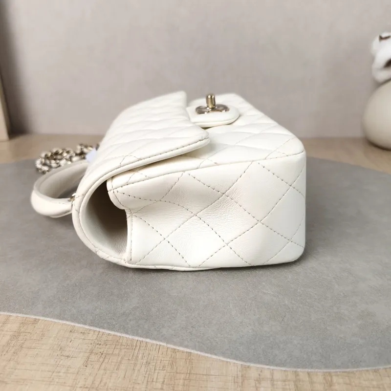 Chanel Crossbody Bag mini White Lambskin mini 20 × 6 × 12 cm — detail view 14 of 14