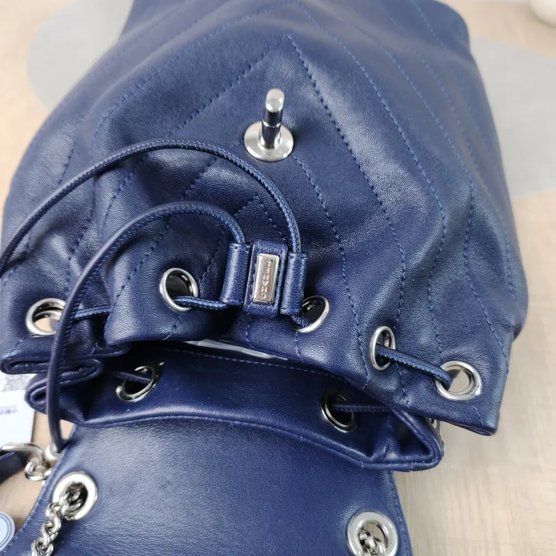 Chanel Backpackv Backpack Navy Lambskin Small18 × 11 × 23 cm — detail view 5 of 15