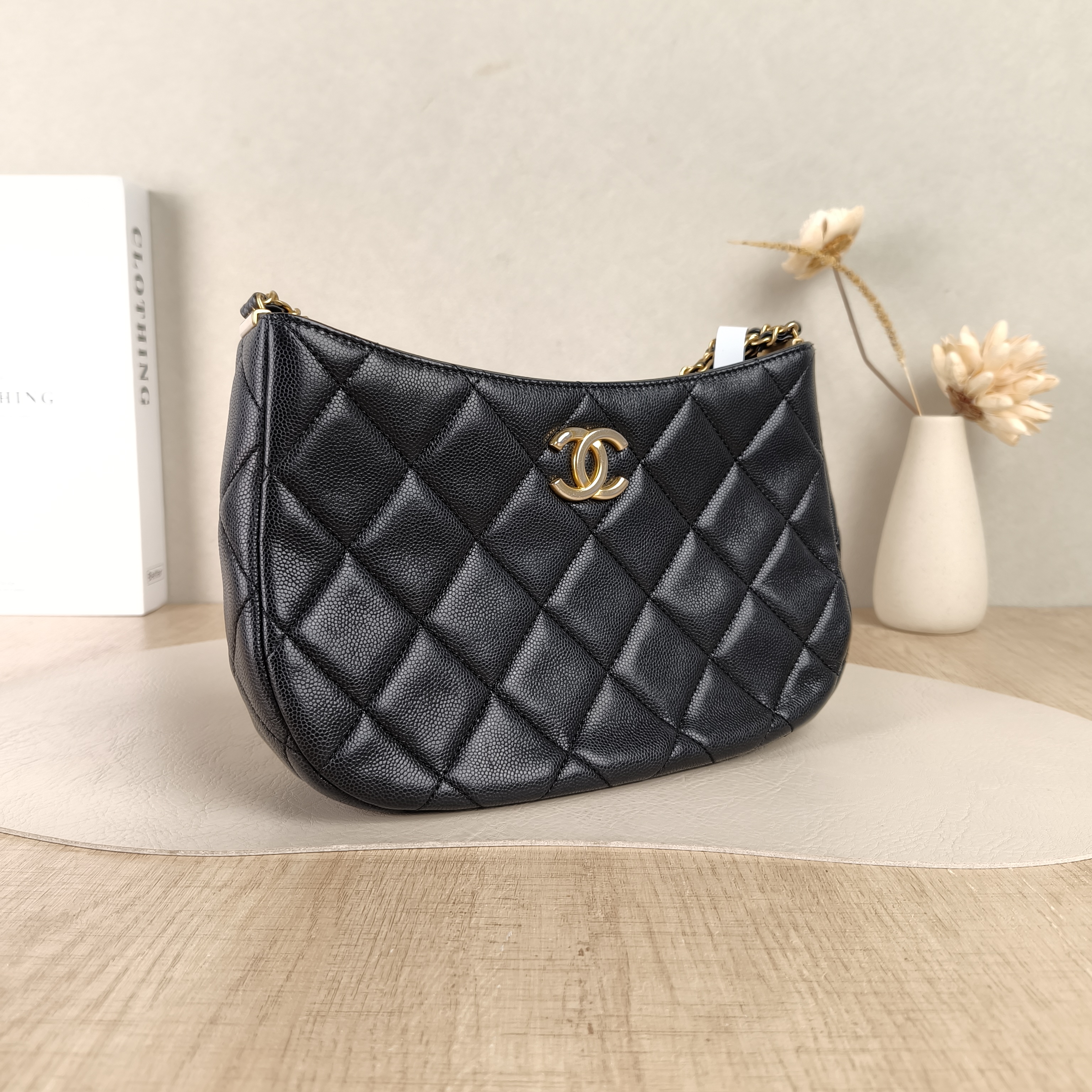 Chanel Shoulder Bag24s hobo Black Grained Calfskin One Size24 × 5 × 15 cm — cover view 4 of 5