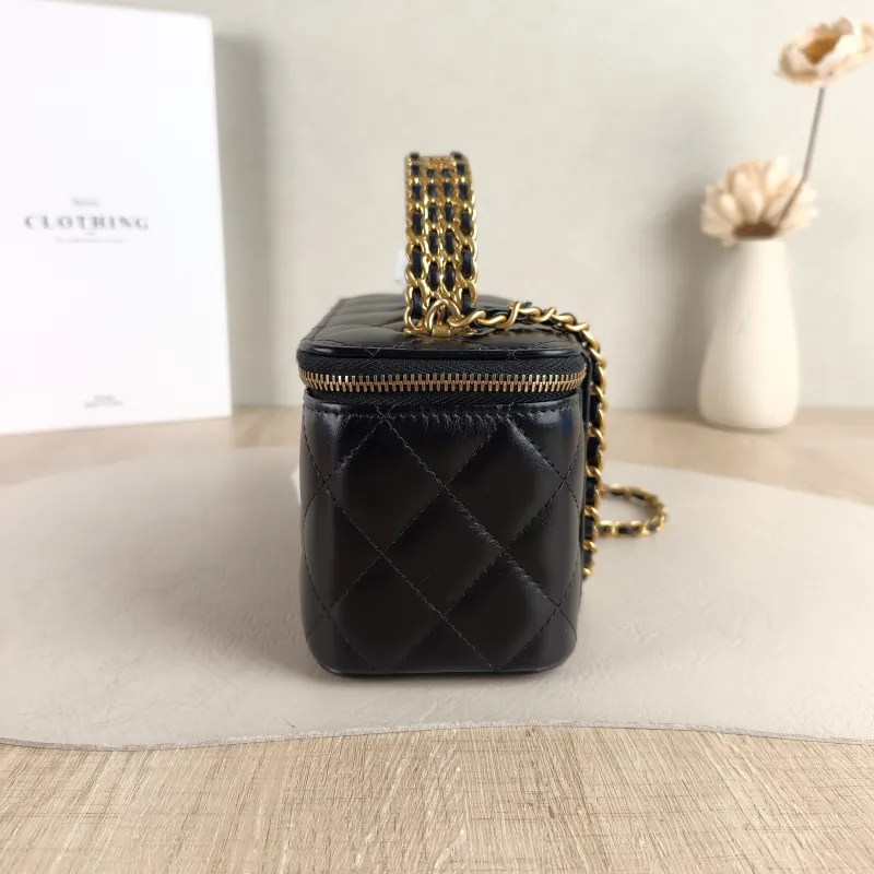 Chanel Crossbody Bag Edition Woven Black Calfskin Mini 16 × 8 × 9.5 cm — detail view 3 of 12