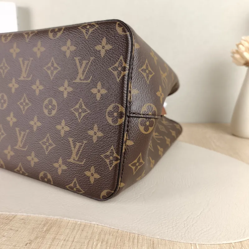 Louis Vuitton Shoulder Bag NÉONOÉ Bucket Bag Caramel PVC Medium 26 × 17.5 × 26 cm — detail view 6 of 10