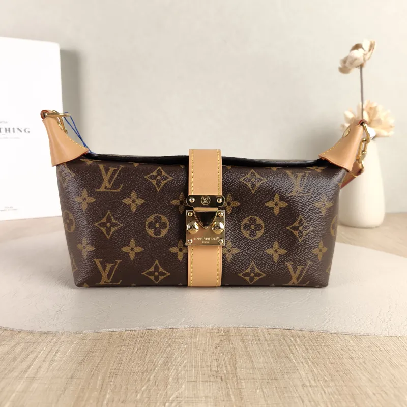 Louis Vuitton Shoulder Bag Pochette Mia Monogram PVC One Size 22 × 8 × 14.5 cm