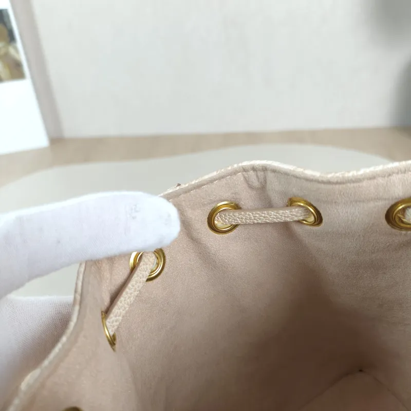 Louis Vuitton Shoulder Bag Petit Noé Bucket Bag Vintage Small 24 × 18 × 27 cm — detail view 6 of 11