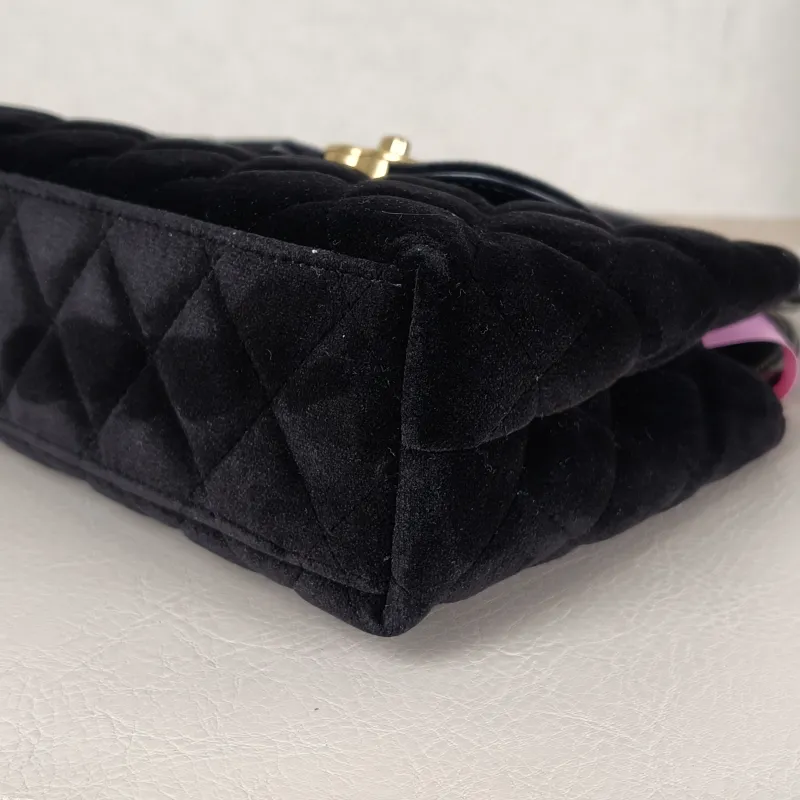 Chanel Crossbody Bag Kelly Black Velvetmini19 × 7 × 13 cm — detail view 3 of 13