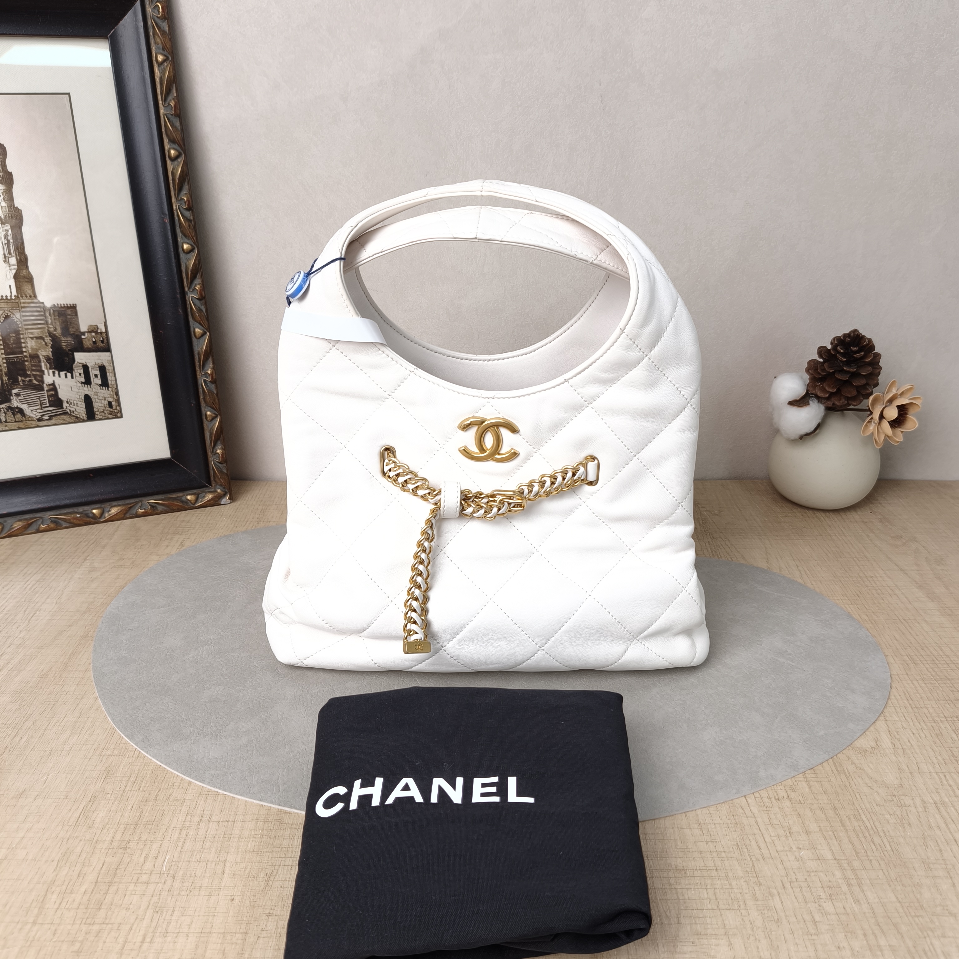Chanel Top Handle Bag25p hobo White Calfskin24 × 10 × 14 cm — cover view 2 of 6