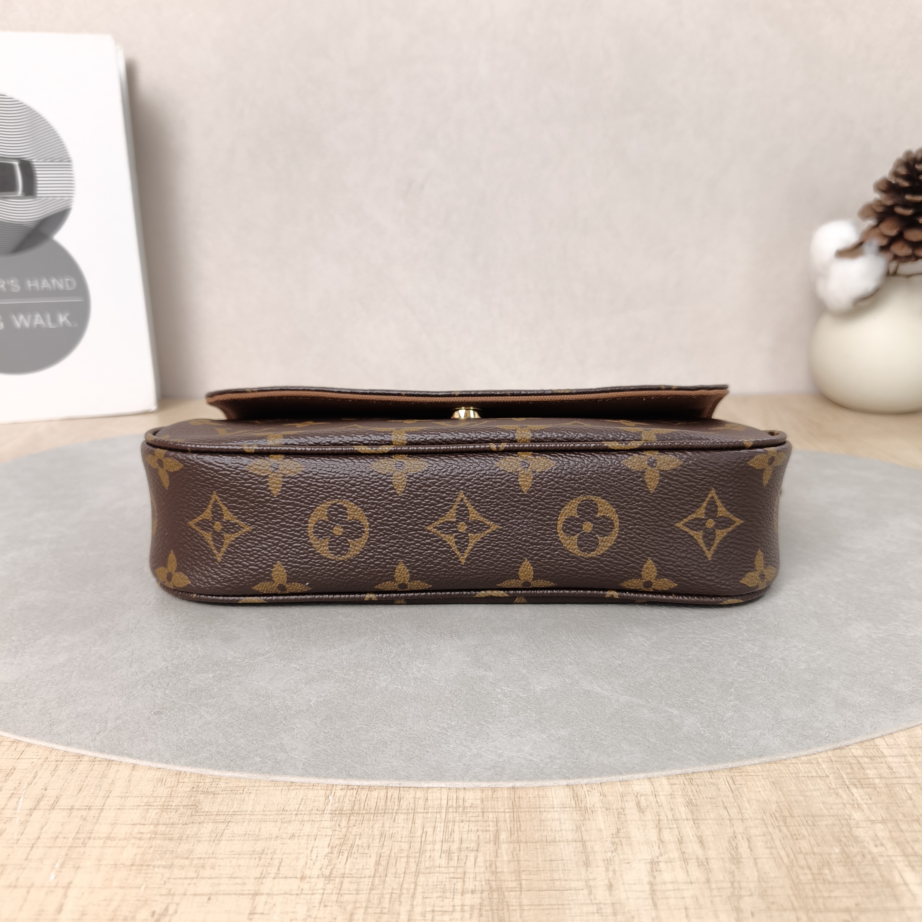 Louis Vuitton Crossbody Bag IVY Monogram PVC Small23.5 × 4.3 × 12 cm — cover view 6 of 6
