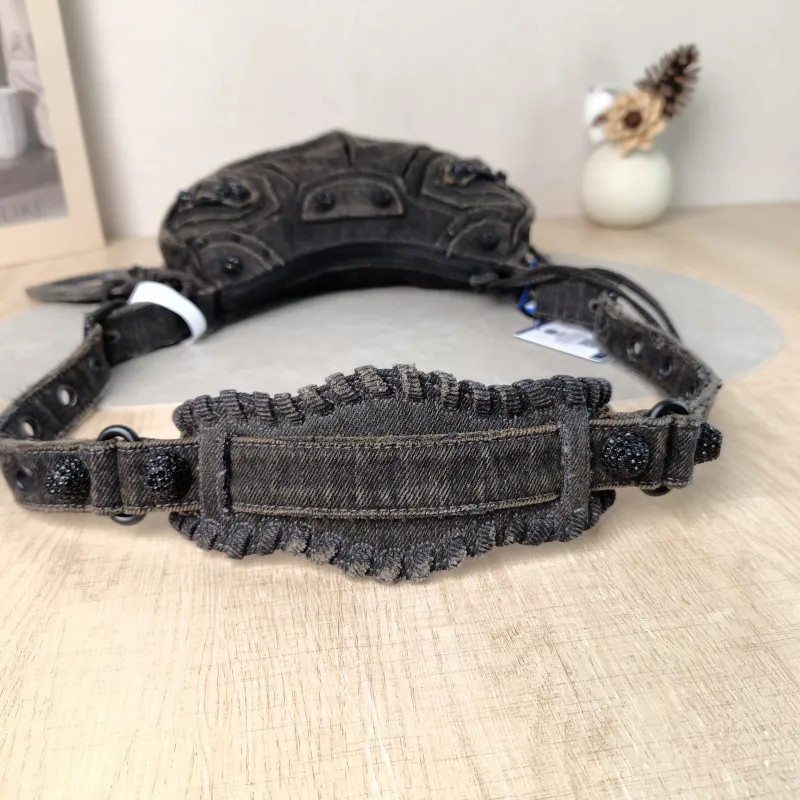 BALENCIAGA Crossbody Bag Black XS 26 × 7 × 16 cm — detail view 10 of 11
