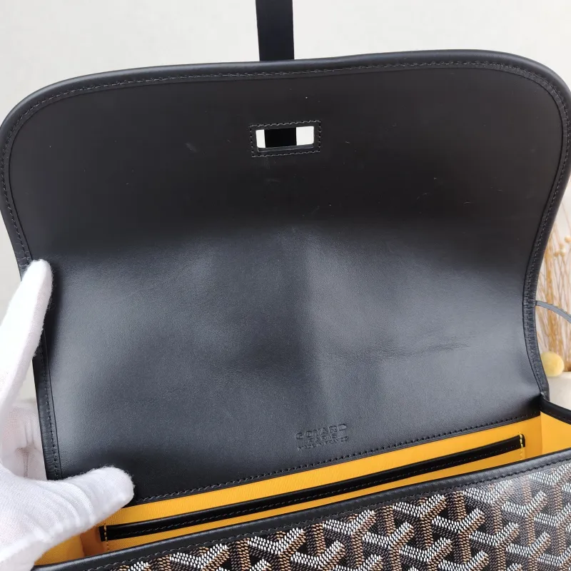GOYARD Crossbody Bag BELVEDERE Messenger Bag Black Monogram PVC Medium 29 × 9 × 23 cm — detail view 1 of 11