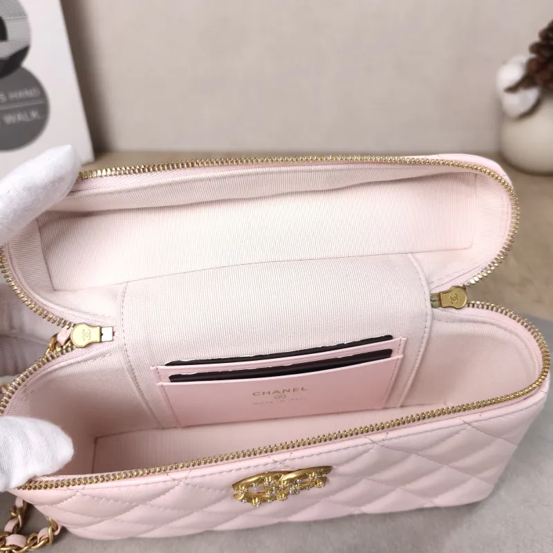 Chanel Crossbody Bag26c lp Vanity Case Bag Pink Calfskin One Size19.5 × 5 × 17 cm — detail view 7 of 19