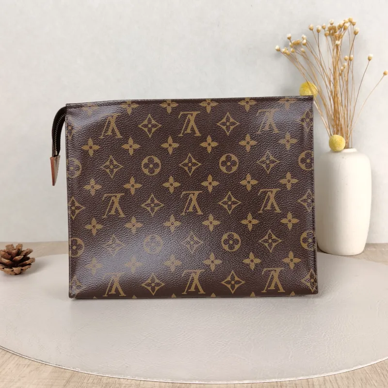 Louis Vuitton Clutch 26 Monogram PVC Large 25 × 5.5 × 20 cm — cover view 4 of 5