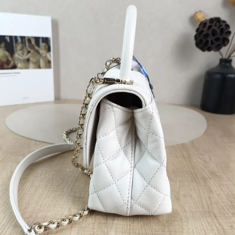 Chanel Top Handle Bag Coco Handle​White Grained Calfskin Small24 × 10 × 14 cm — detail view 4 of 14