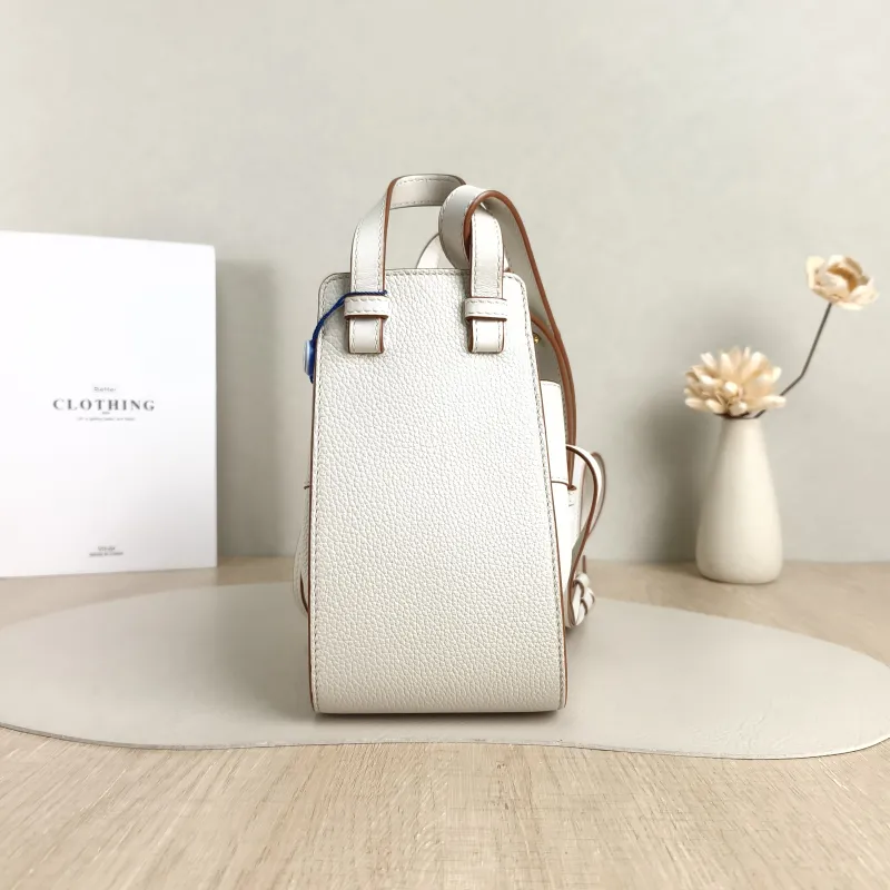 LOEWE Crossbody Bag Hammock White Calfskinmini17 × 11 × 19.5 cm — detail view 10 of 10