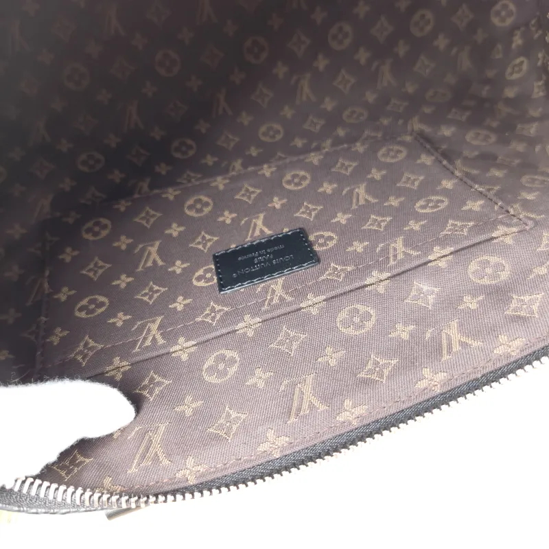 Louis Vuitton Crossbody Bag BIKER Black Lambskin Medium 38 × 15 × 15 cm — detail view 4 of 12