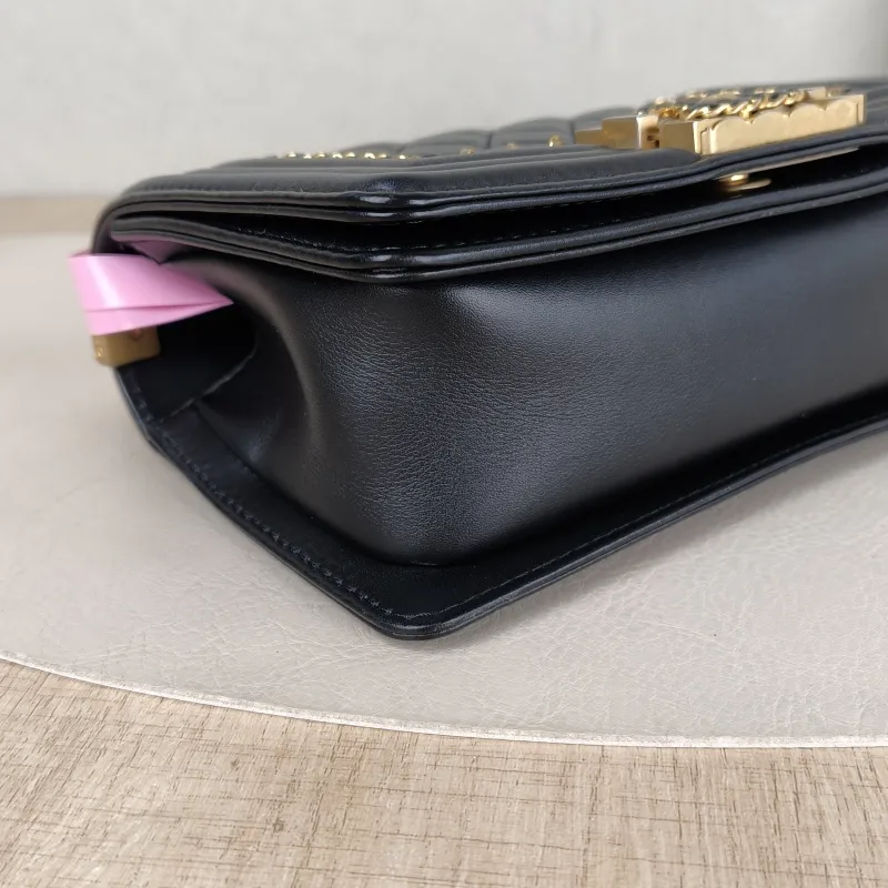 Chanel Crossbody Bag Le Boy​ Black Calfskin Small 20.5 × 8.5 × 12 cm 29 — detail view 4 of 15