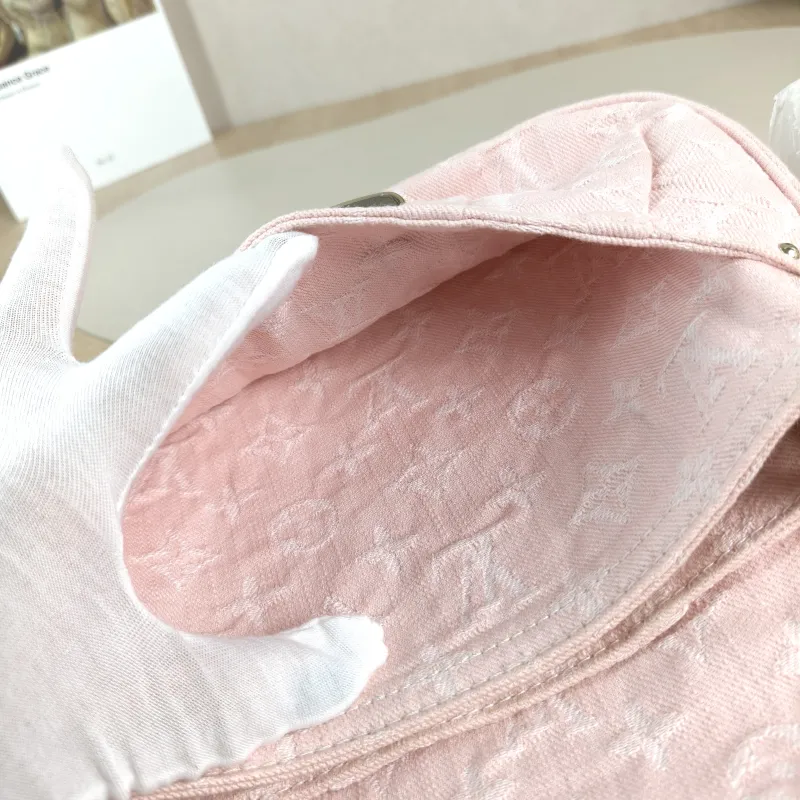 Louis Vuitton Shoulder Bag Sunset Pink One Size 27 × 3 × 18 cm — detail view 3 of 13