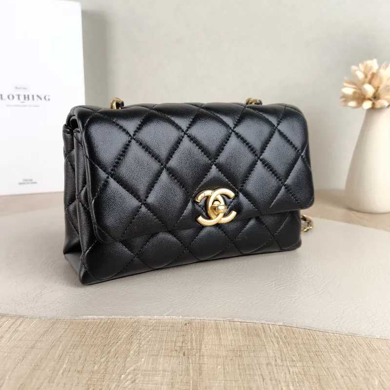 Chanel Crossbody Bag Pearl Black Lambskin Mini 19 × 7 × 13 cm — cover view 2 of 5