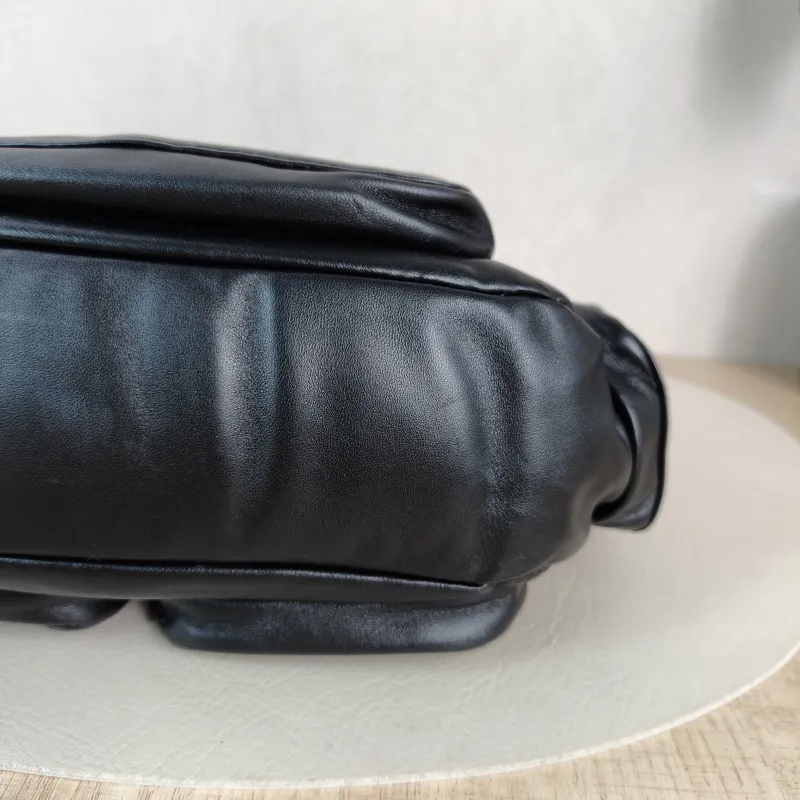 Miumiu Shoulder Bag Pocket Black SL ambskin Small 21 × 6 × 12 cm — detail view 8 of 10