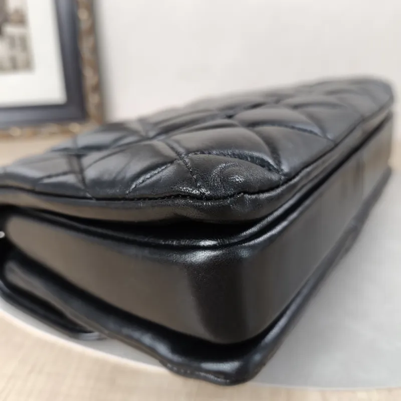 Chanel Crossbody Bag Trendy CC Black Lambskin Small25 × 12 × 17 cm — detail view 3 of 23