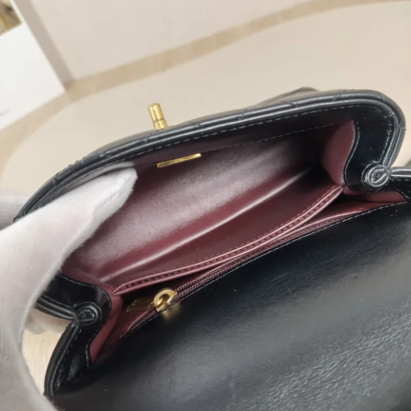 Chanel Top Handle Bag22a Coco Handle​Black CC alfskinmini19 × 9 × 13 cm — detail view 8 of 14